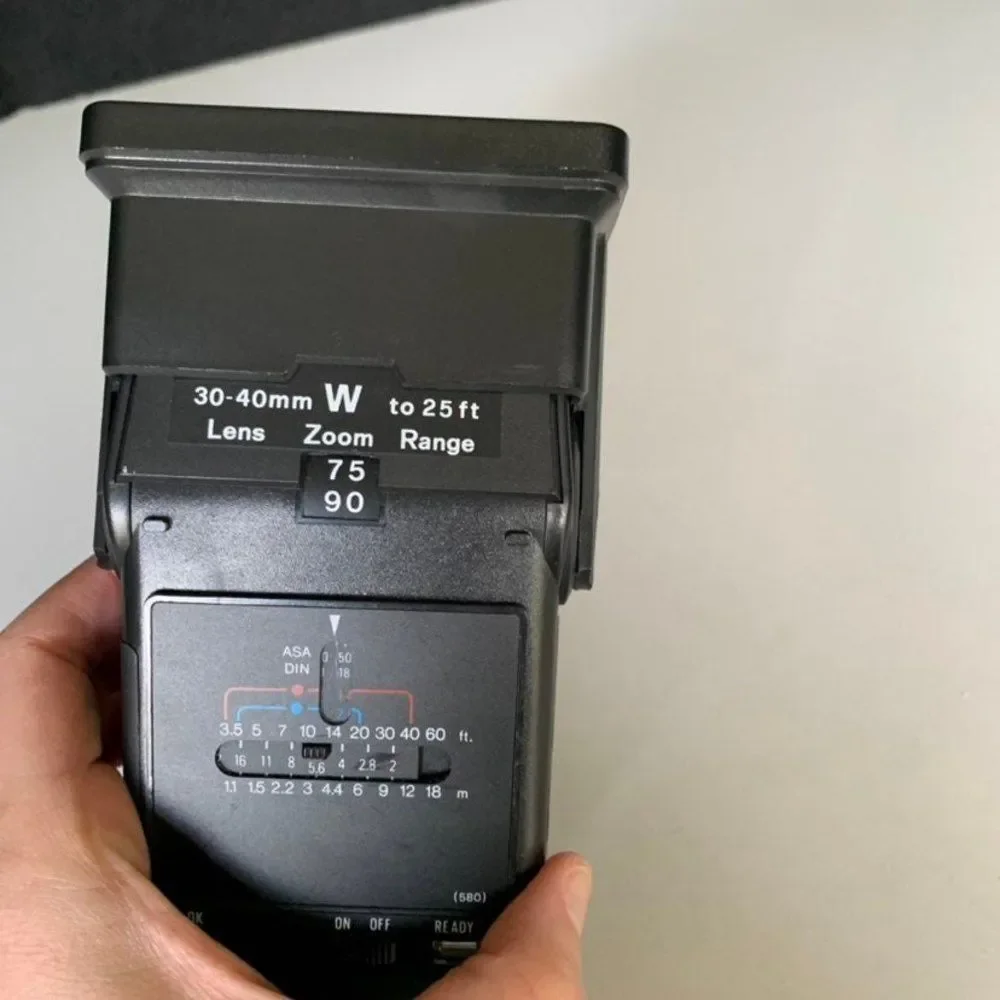 Albinar Thyristor 90 MDT-Z camera Flash Appears to be in good condition. Bulb m